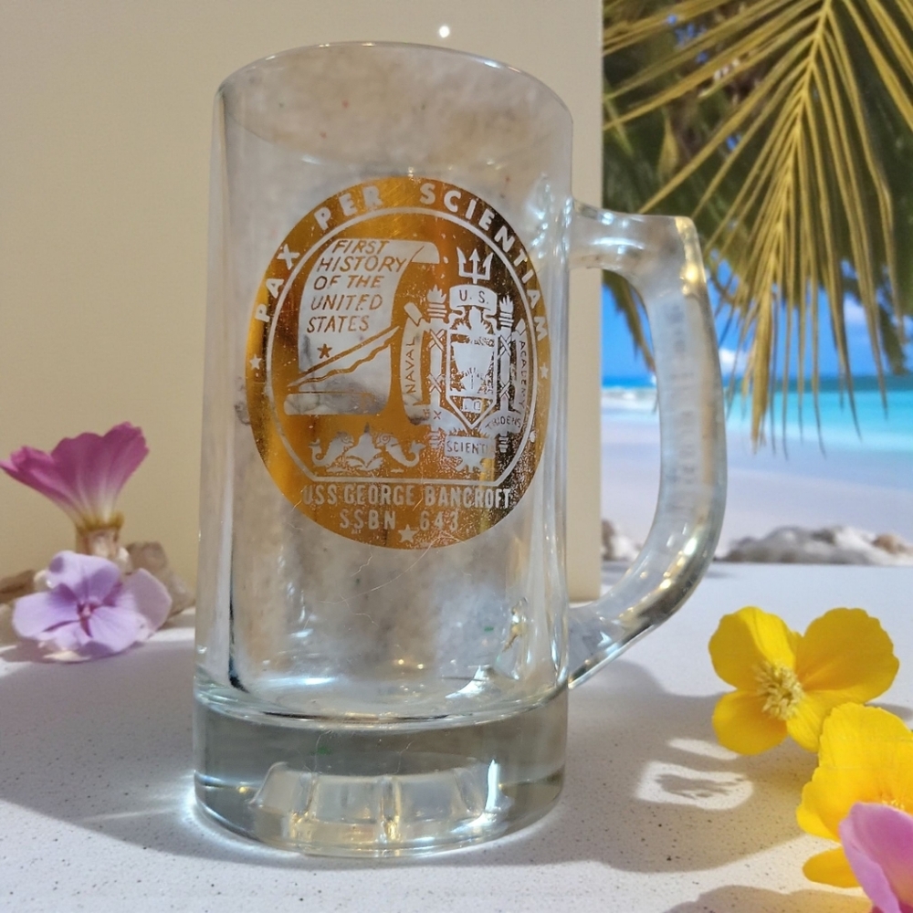 Vtg USS George Bancroft SSBN-643 Military NAVY SUBMARINE GLASS BEER MUG Gold